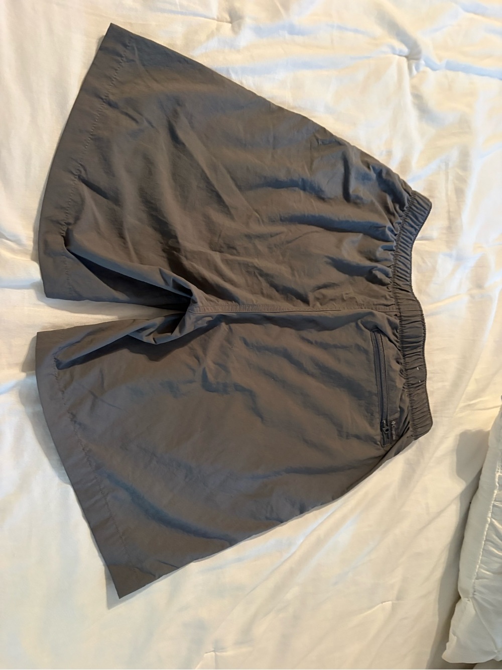 Columbia Men's Gray Elastic Waist Outdoor Shorts